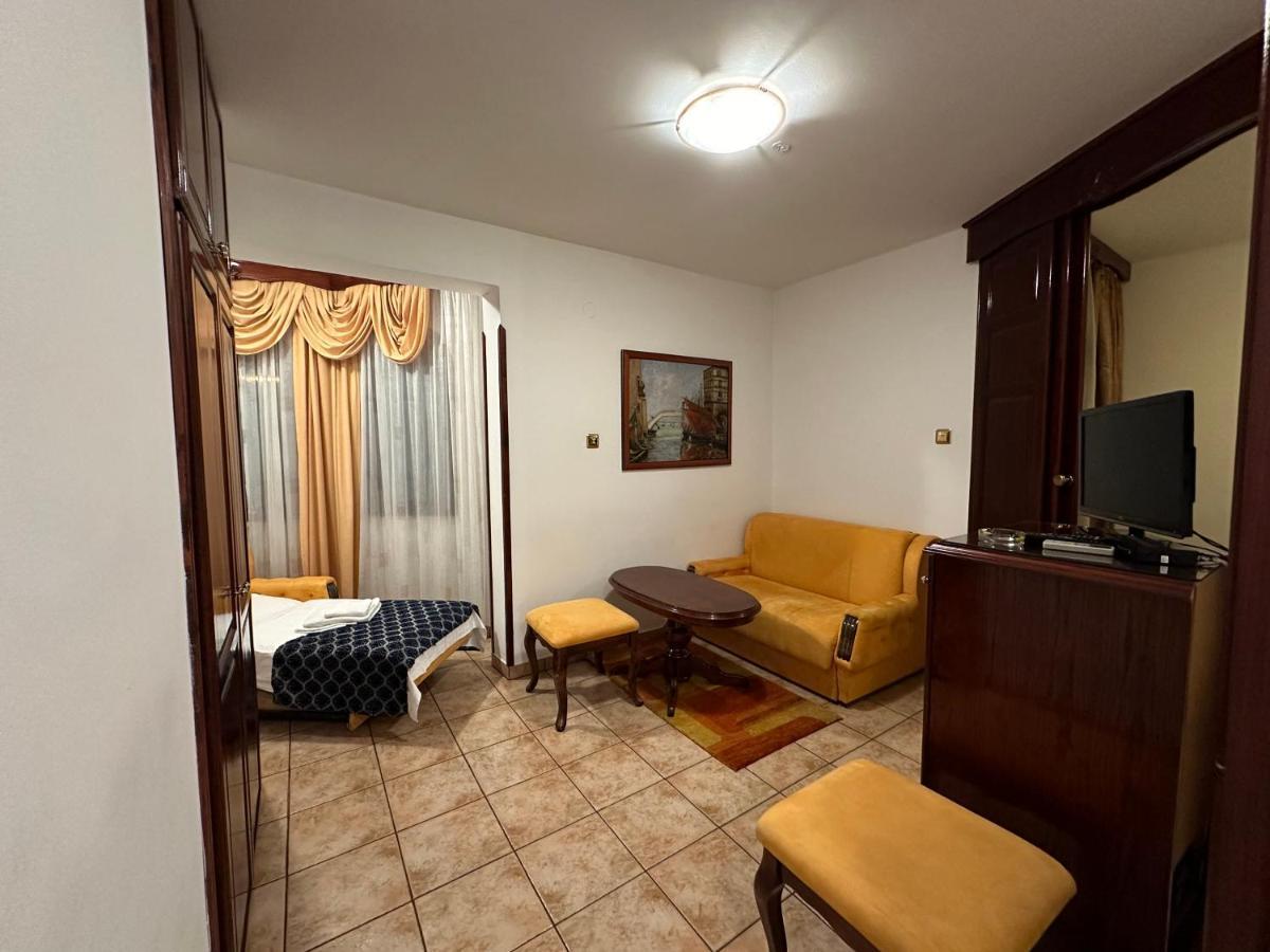 Beatrix Lux Hotel Budua Esterno foto