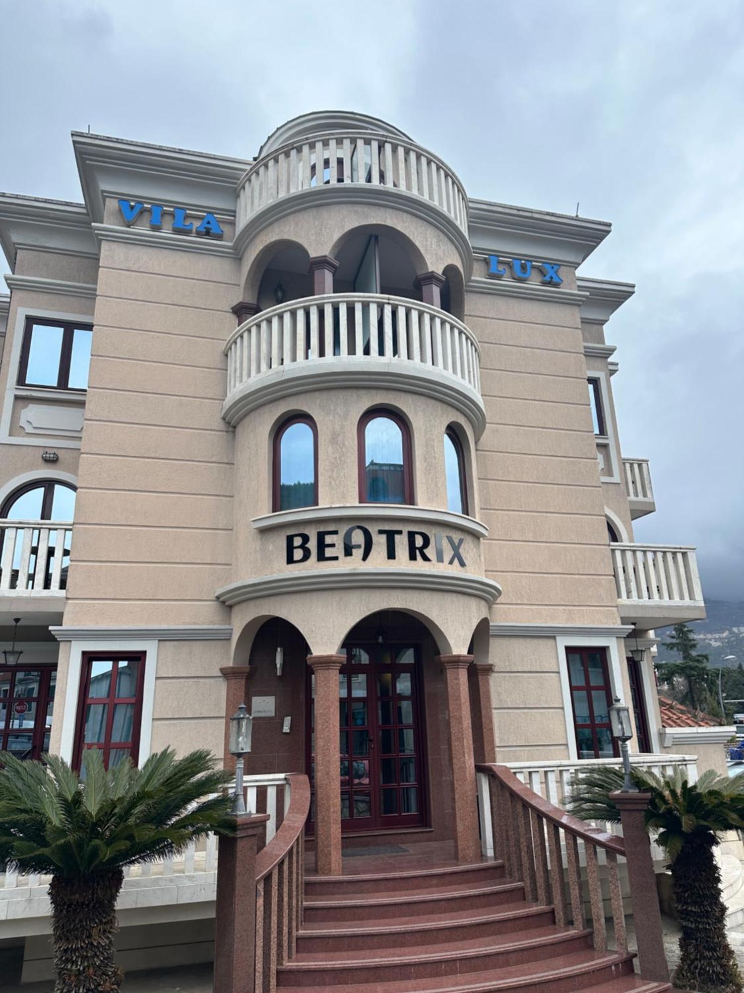 Beatrix Lux Hotel Budua Esterno foto