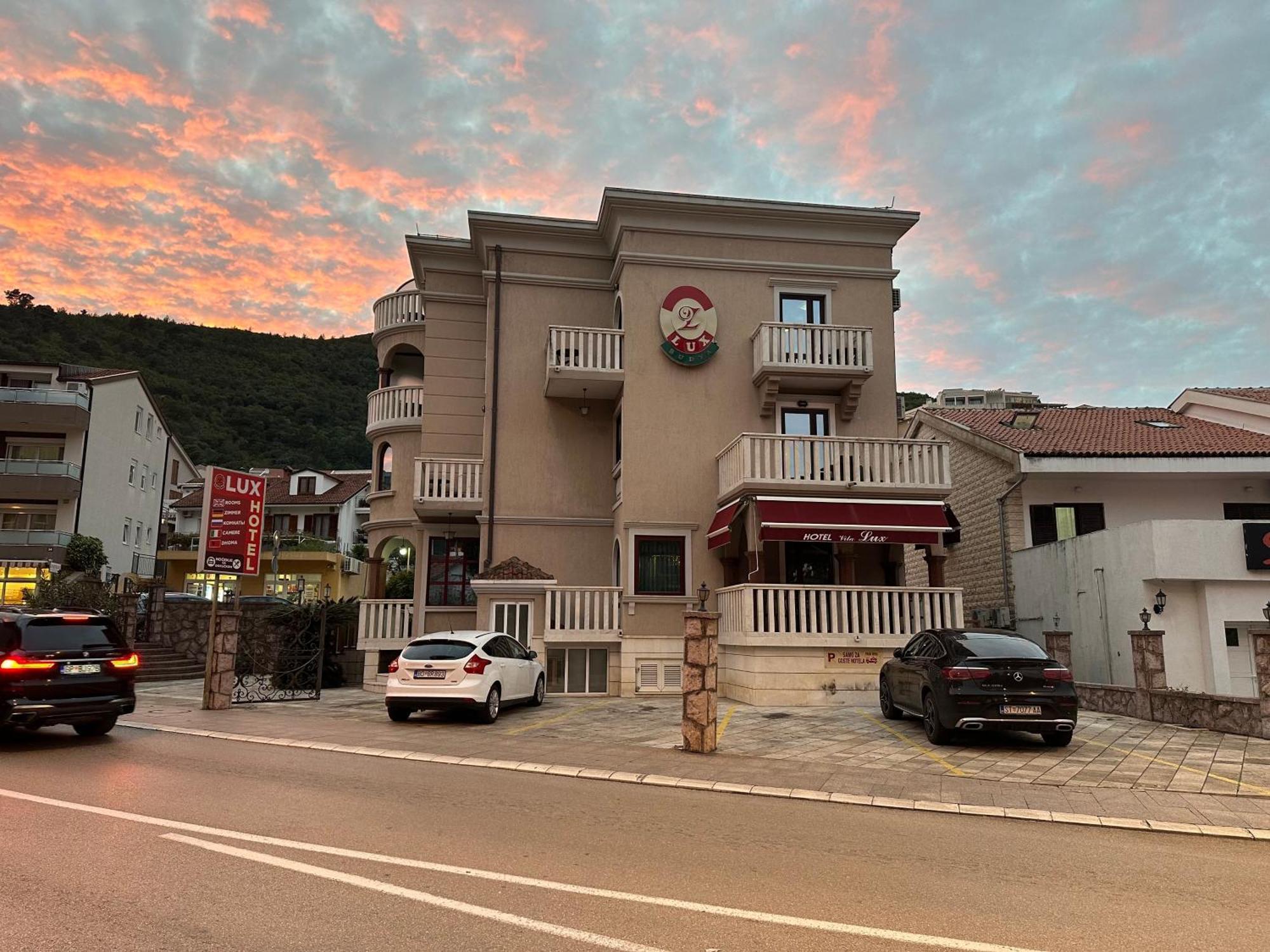 Beatrix Lux Hotel Budua Esterno foto